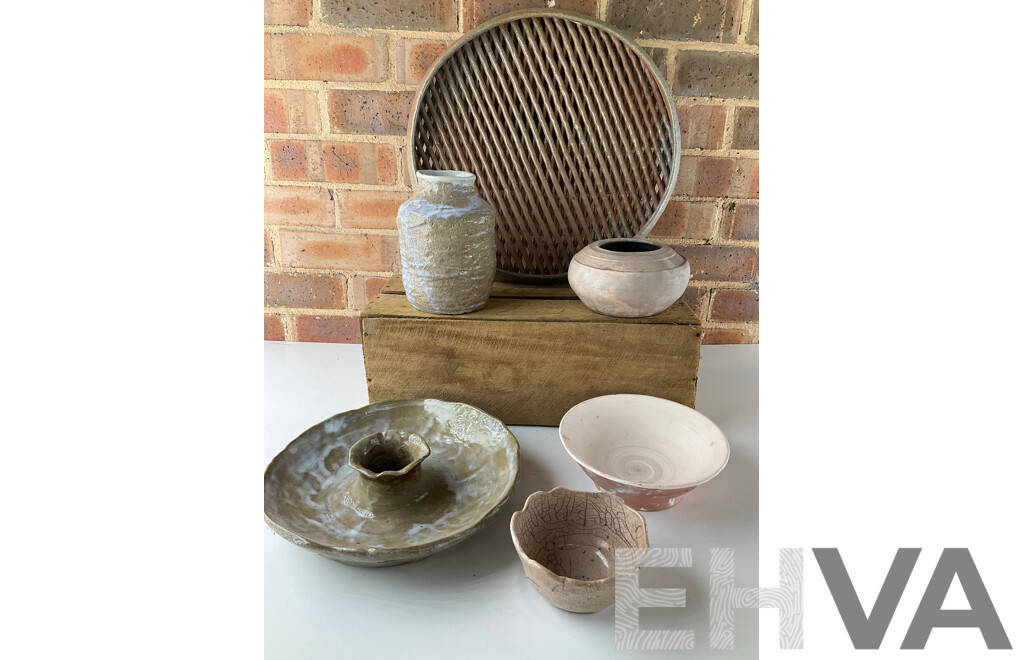 Roma Rubensohn (1927-2025) Collection of Studio Pottery Collection in Beige, Grey, Green Tones - Lot of 6