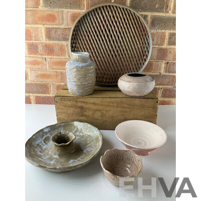 Roma Rubensohn (1927-2025) Collection of Studio Pottery Collection in Beige, Grey, Green Tones - Lot of 6