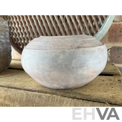 Roma Rubensohn (1927-2025) Collection of Studio Pottery Collection in Beige, Grey, Green Tones - Lot of 6