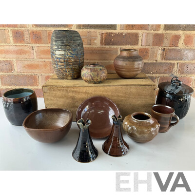 Roma Rubensohn (1927-2025) Collection of Studio Pottery Collection in Brown Blue Tones - Lot of 11