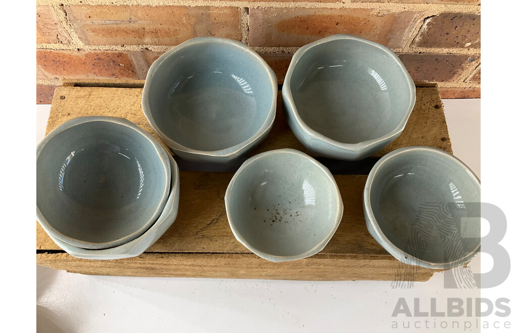 Roma Rubensohn (1927-2025) Collection of Studio Pottery Collection in Beige Blue Tones - Lot of 27