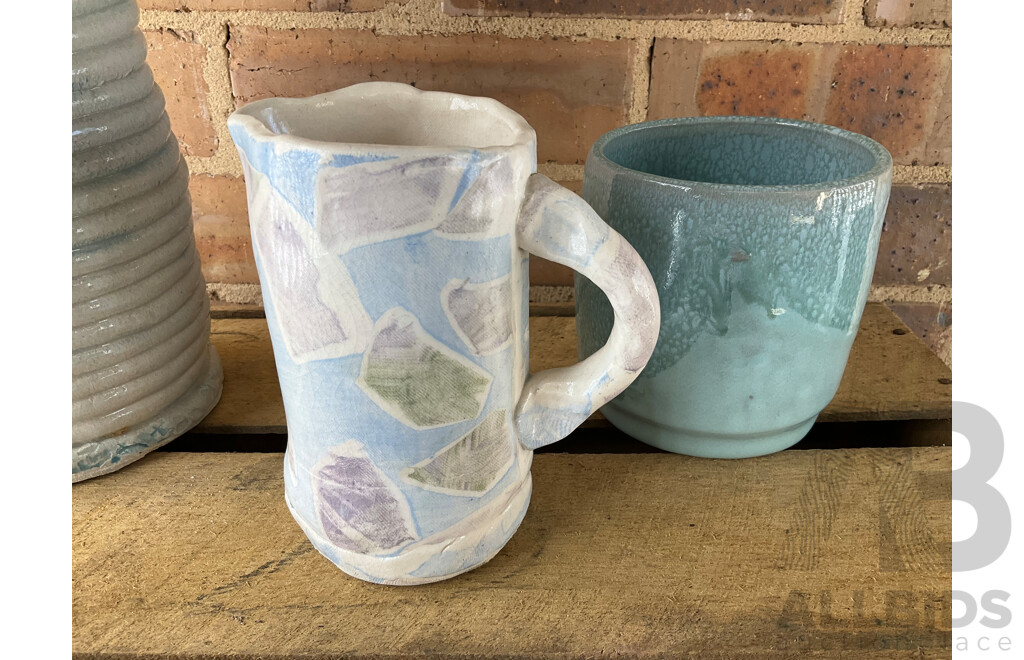 Roma Rubensohn (1927-2025) Collection of Studio Pottery Collection in Beige Blue Tones - Lot of 27