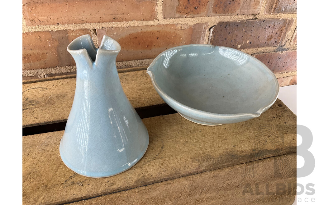 Roma Rubensohn (1927-2025) Collection of Studio Pottery Collection in Beige Blue Tones - Lot of 27