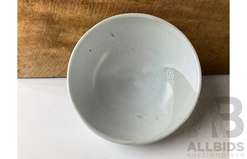 Roma Rubensohn (1927-2025) Collection of Studio Pottery Collection in Beige Blue Tones - Lot of 27