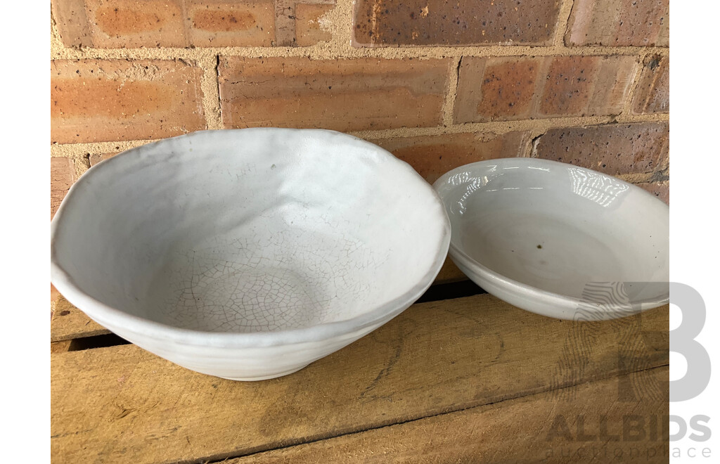 Roma Rubensohn (1927-2025) Collection of Studio Pottery Collection in Beige Blue Tones - Lot of 27