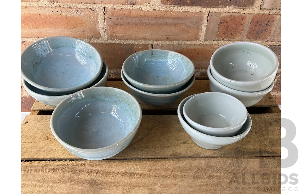 Roma Rubensohn (1927-2025) Collection of Studio Pottery Collection in Beige Blue Tones - Lot of 27