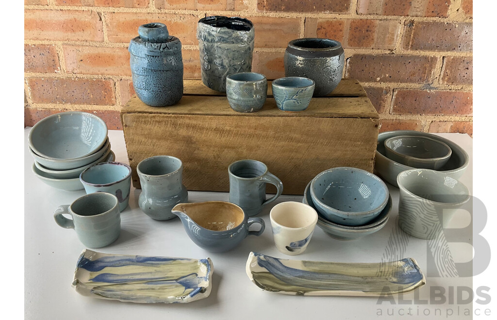 Roma Rubensohn (1927-2025) Collection of Studio Pottery Collection in Blue Tones - Lot of 23