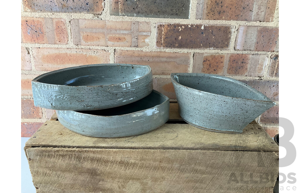 Roma Rubensohn (1927-2025) Collection of Studio Pottery Collection in Green Tones - Lot of 18