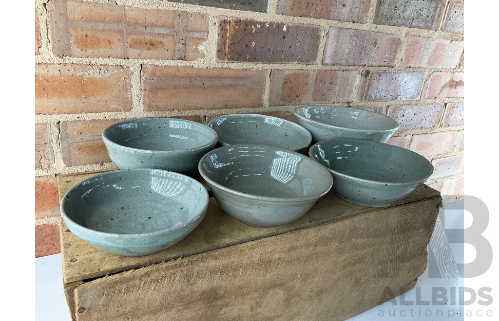 Roma Rubensohn (1927-2025) Collection of Studio Pottery Collection in Green Tones - Lot of 18