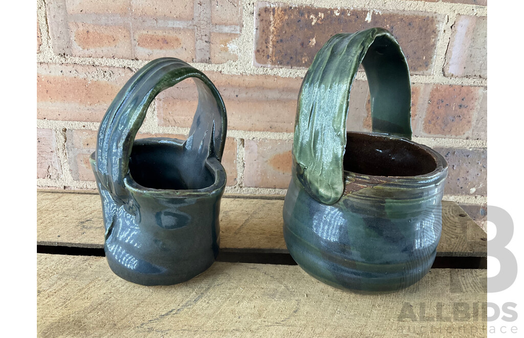Roma Rubensohn (1927-2025) Collection of Studio Pottery Collection in Dark Green Tones - Lot of 16