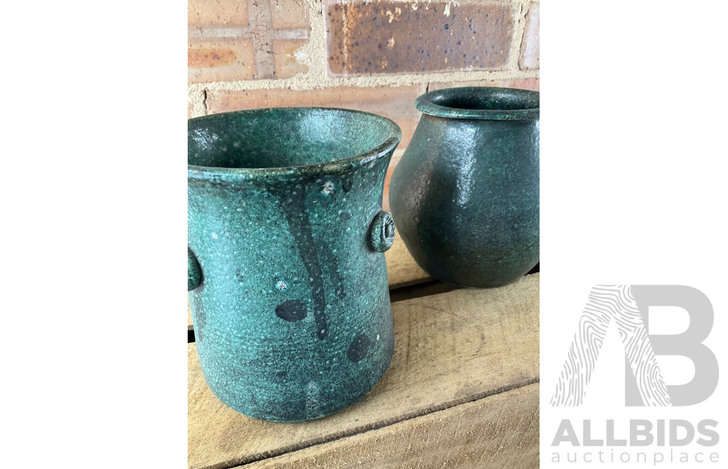 Roma Rubensohn (1927-2025) Collection of Studio Pottery Collection in Green Brown Tones - Lot of 11