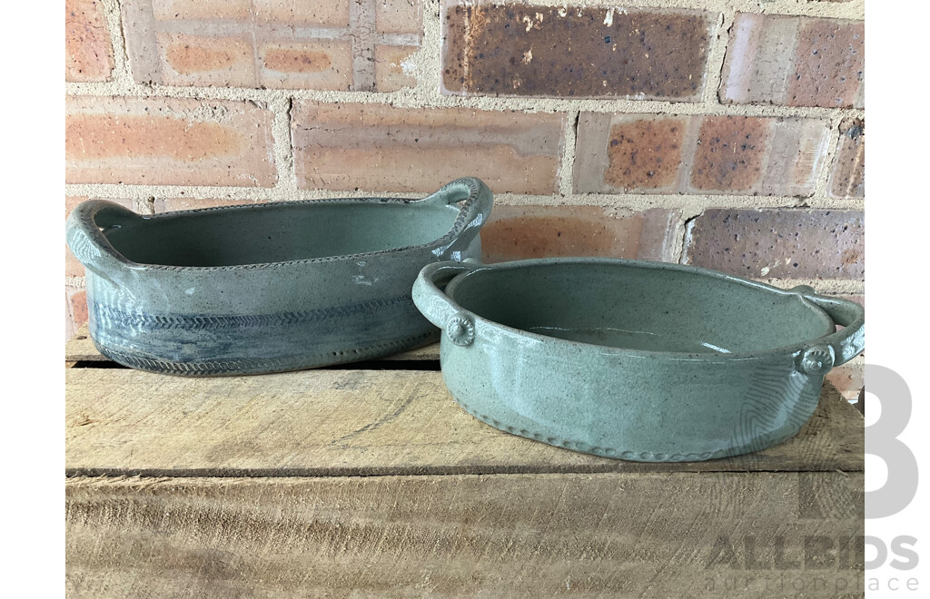 Roma Rubensohn (1927-2025) Collection of Studio Pottery Collection in Green Beige Tones - Lot of 26