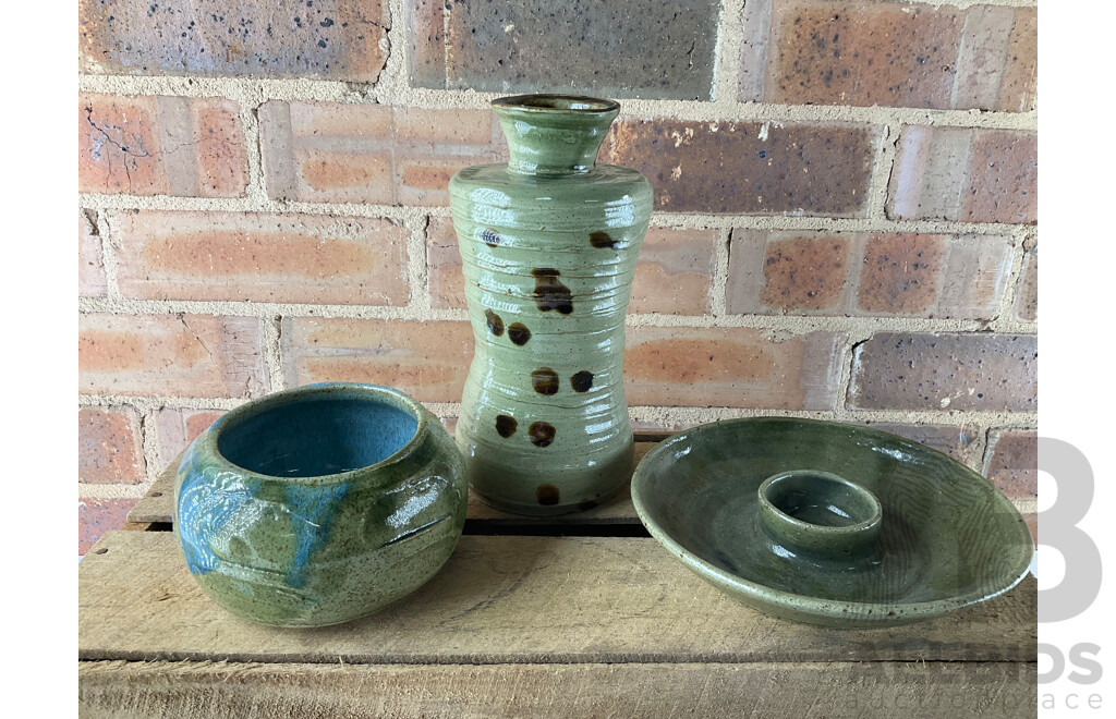Roma Rubensohn (1927-2025) Collection of Studio Pottery Collection in Green Tones - Lot of 21