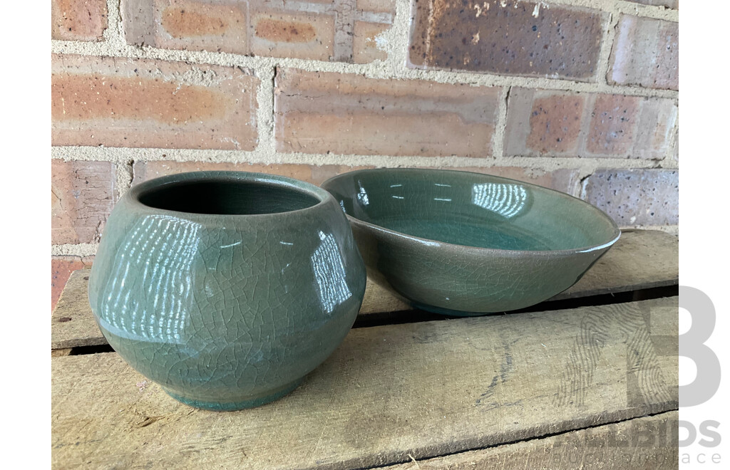 Roma Rubensohn (1927-2025) Collection of Studio Pottery Collection in Green Tones - Lot of 21