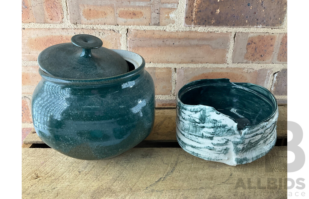 Roma Rubensohn (1927-2025) Collection of Studio Pottery in Green Tones and others- Lot of 21
