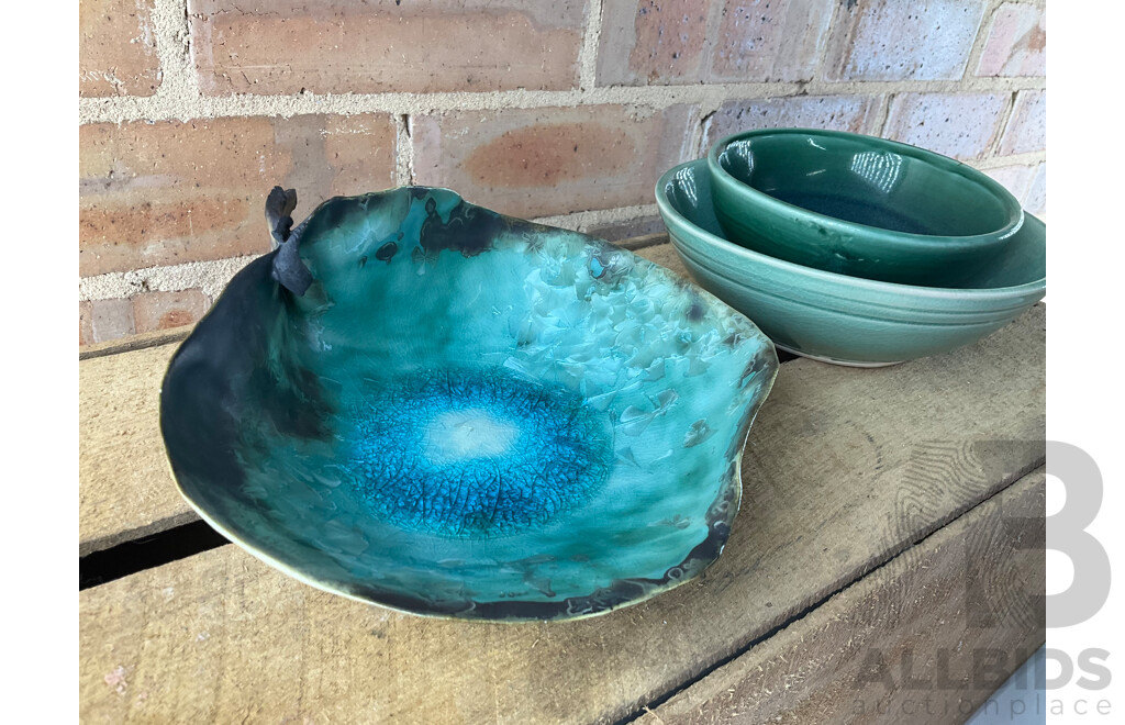 Roma Rubensohn (1927-2025) Collection of Studio Pottery in Green Tones and others- Lot of 21