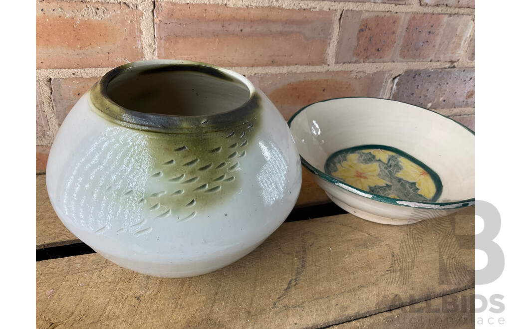 Roma Rubensohn (1927-2025) Collection of Studio Pottery in Green Tones and others- Lot of 21