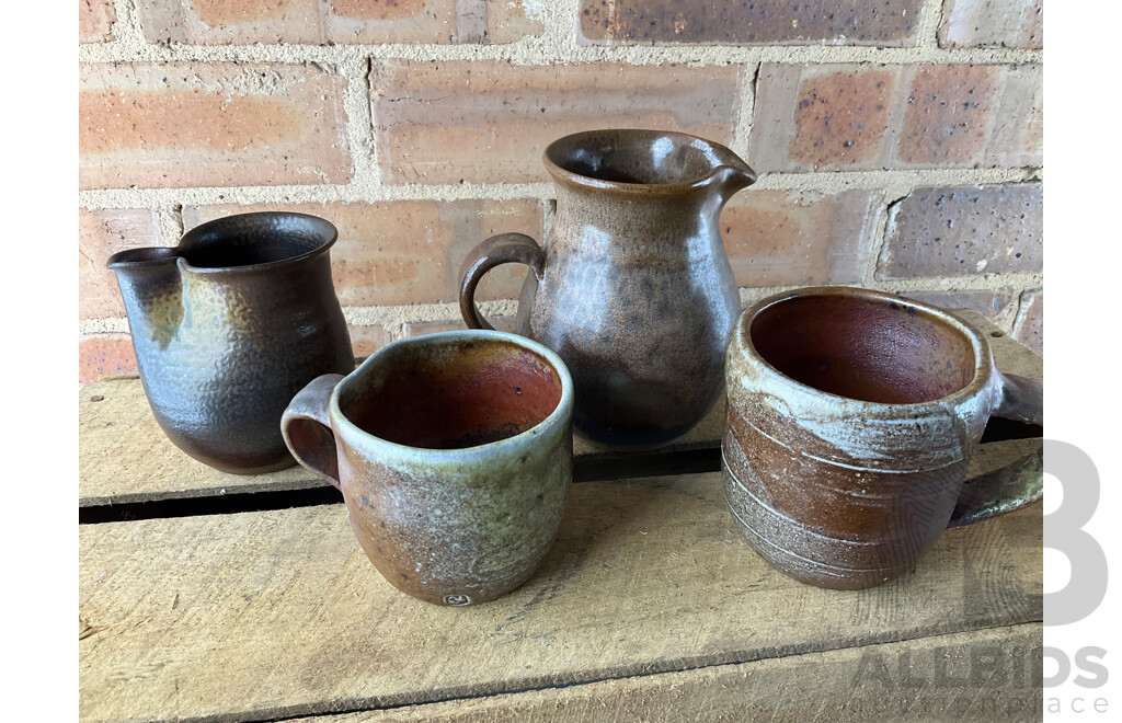 Roma Rubensohn (1927-2025) Collection of Studio Pottery in Brown Tones  - Lot of 26