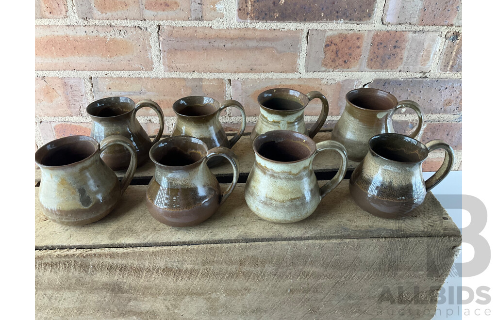 Roma Rubensohn (1927-2025) Collection of Studio Pottery in Brown Tones  - Lot of 26