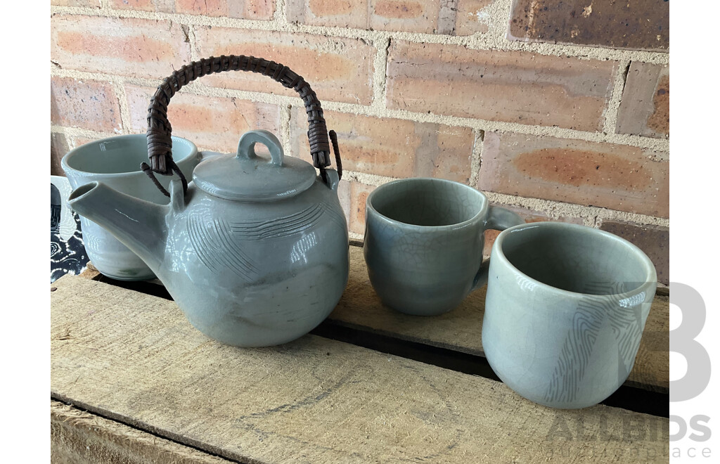 Roma Rubensohn (1927-2025) Collection of Studio Pottery Gray Tones and Others - Lot of 34
