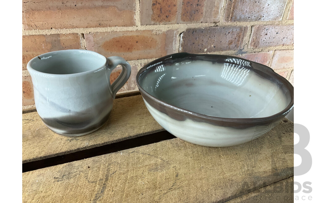 Roma Rubensohn (1927-2025) Collection of Studio Pottery Gray Tones and Others - Lot of 34
