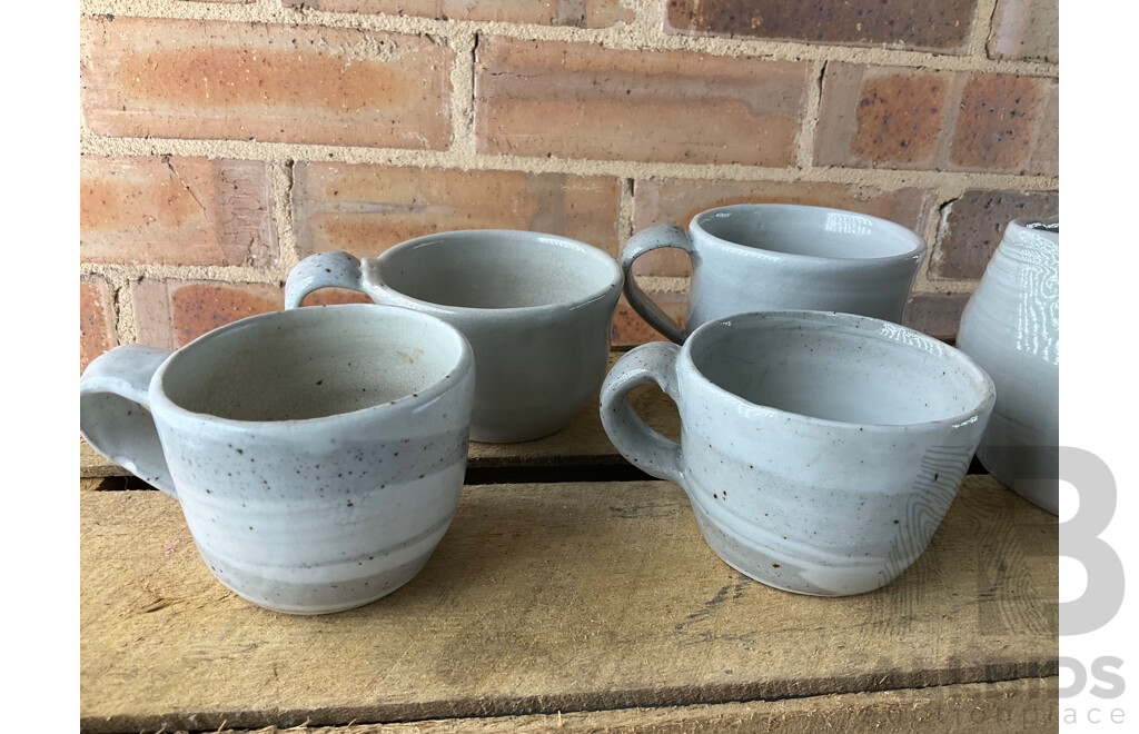 Roma Rubensohn (1927-2025) Collection of Studio Pottery Gray Tones and Others - Lot of 34