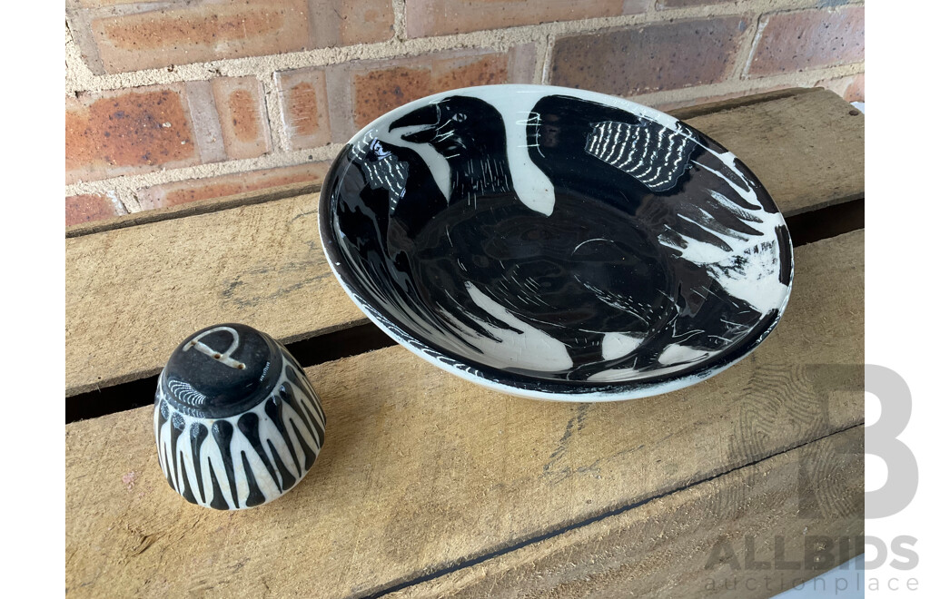 Roma Rubensohn (1927-2025) Collection of Studio Pottery Gray Tones and Others - Lot of 34