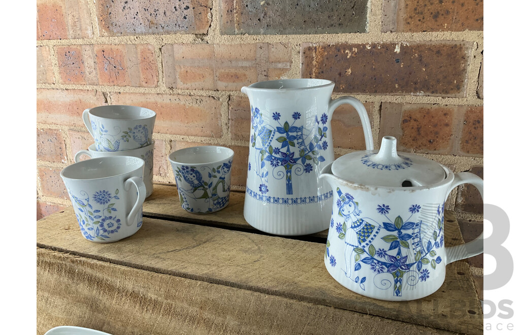Collection of FIGGJO Turi Design Lotte 6 Piece Set, ROYAL COPENHAGEN Porcelan Plate (x3), THOMAS and FUN & GAMES Plate