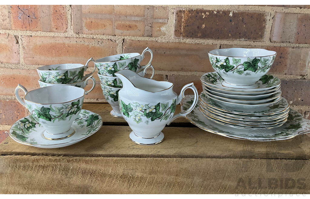 ROYAL ALBERT ''Ivy Lea'' Bone China Dinnerware Set, ROYAL ALBERT ''Blue Blossom
