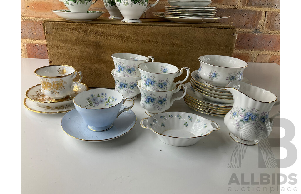 ROYAL ALBERT ''Ivy Lea'' Bone China Dinnerware Set, ROYAL ALBERT ''Blue Blossom