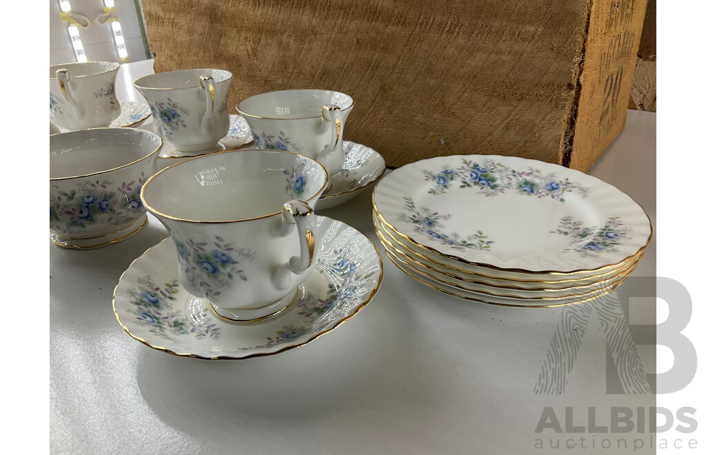 ROYAL ALBERT ''Ivy Lea'' Bone China Dinnerware Set, ROYAL ALBERT ''Blue Blossom