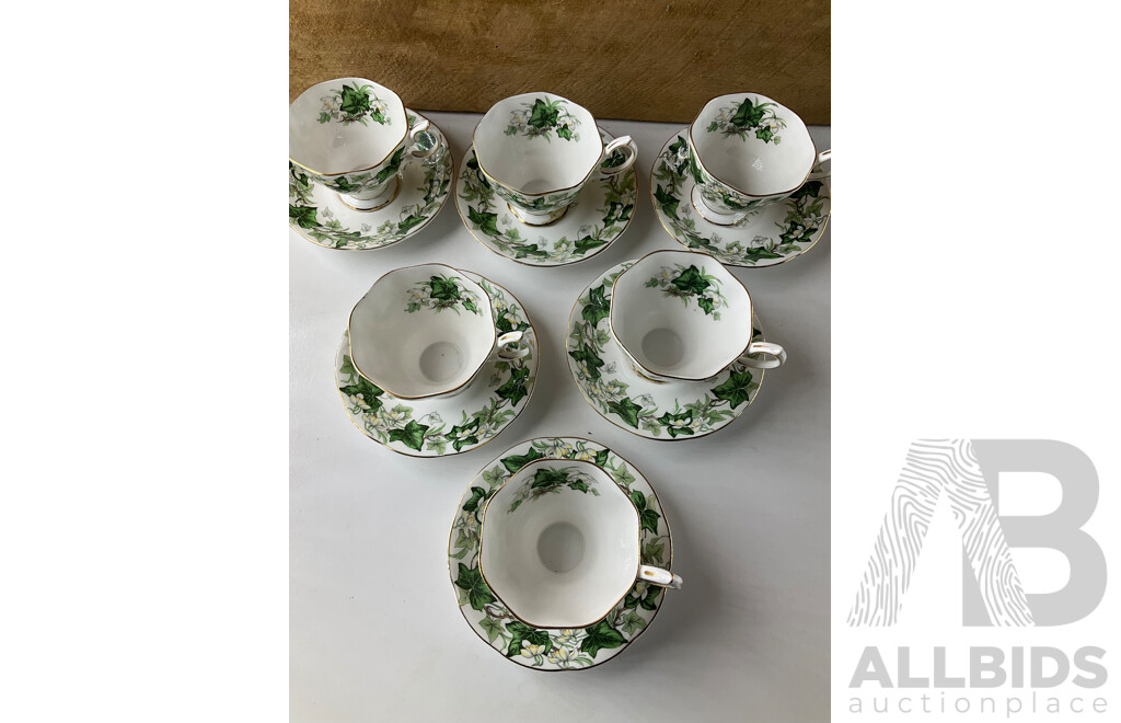 ROYAL ALBERT ''Ivy Lea'' Bone China Dinnerware Set, ROYAL ALBERT ''Blue Blossom