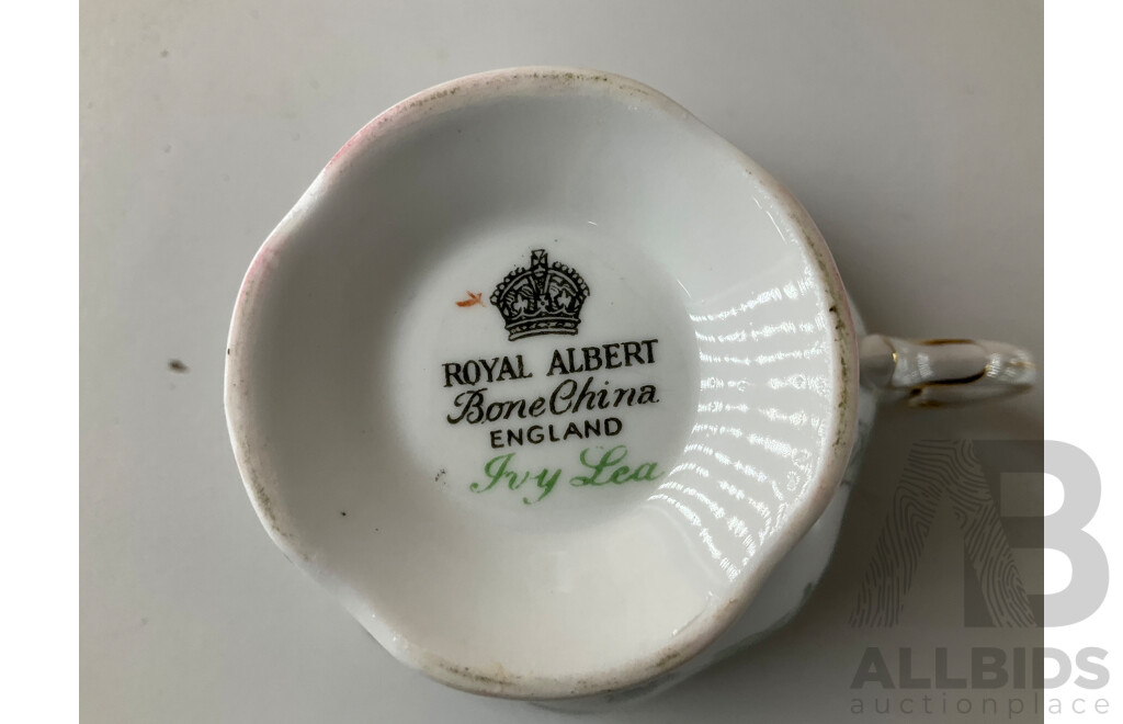 ROYAL ALBERT ''Ivy Lea'' Bone China Dinnerware Set, ROYAL ALBERT ''Blue Blossom