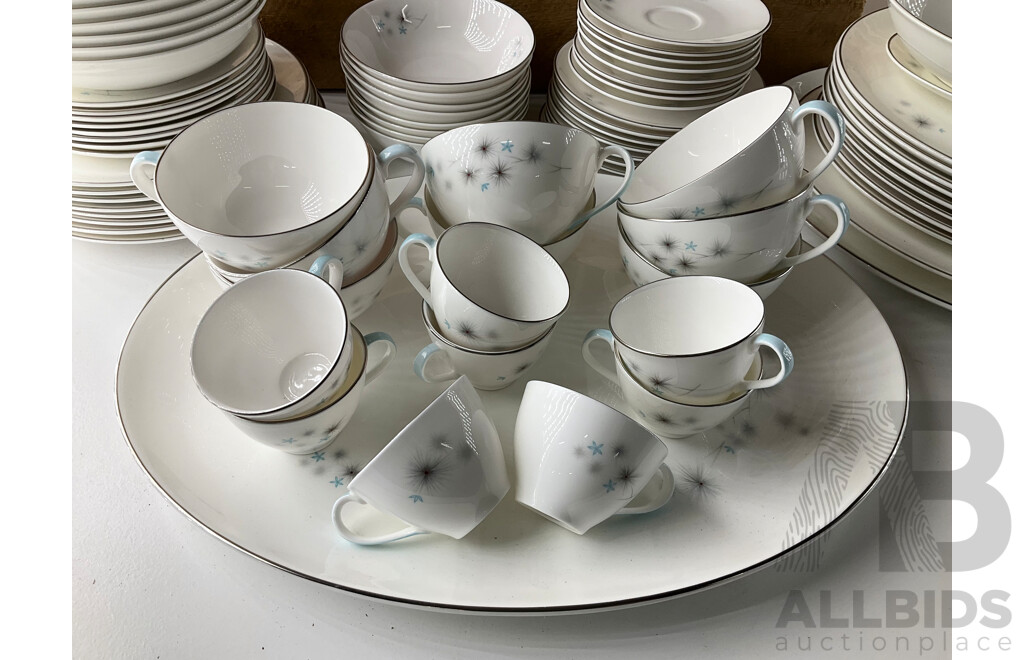 ROYAL DOULTON China Set ''Thistledown H.4943'' - 82 Piece Set