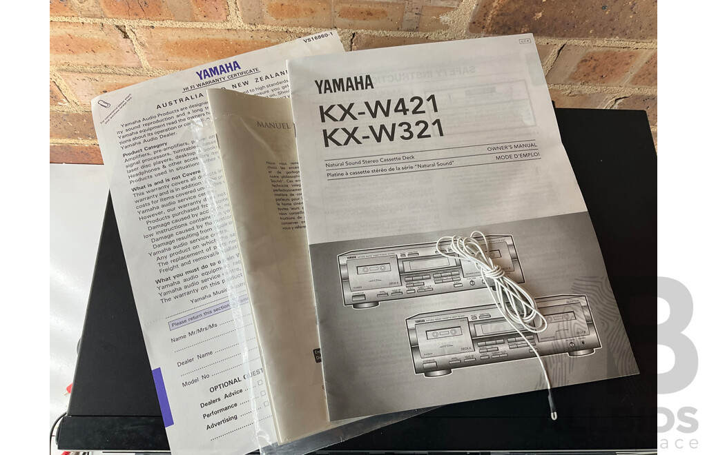 YAMAHA Hi-Fi System and Set of FOCAL Chorus Speakers
