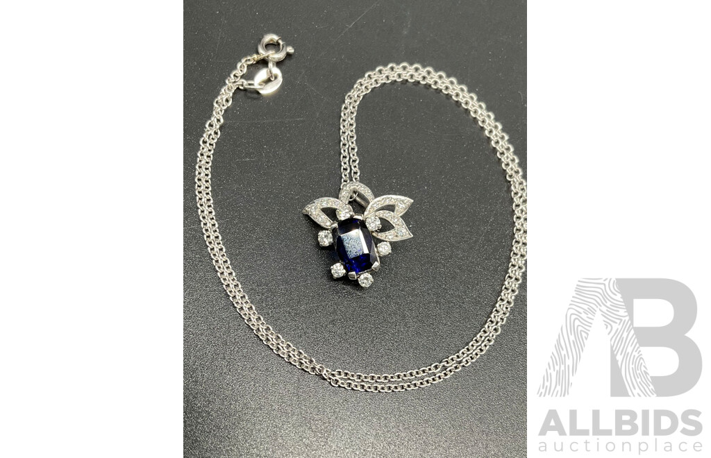 9ct White Gold Stone Pendant Necklace - Chain Hallmarked 375