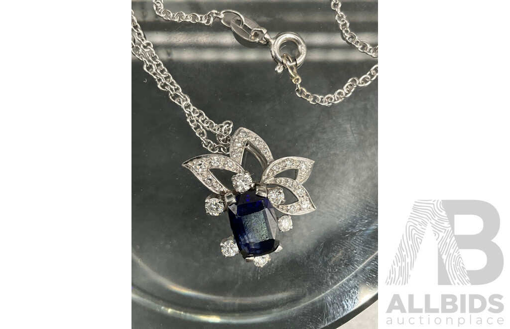 9ct White Gold Stone Pendant Necklace - Chain Hallmarked 375