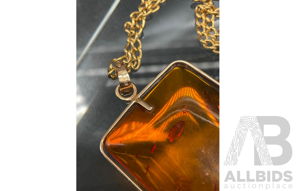 Mid Century Russian Baltic Amber Pendant in 18ct Gold Necklace