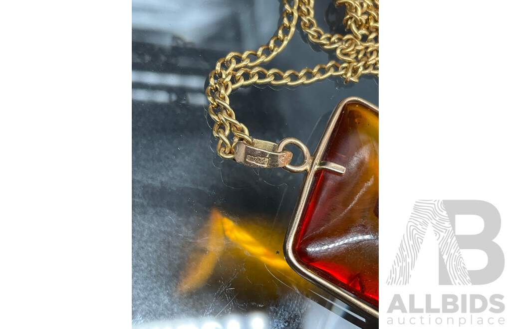 Mid Century Russian Baltic Amber Pendant in 18ct Gold Necklace