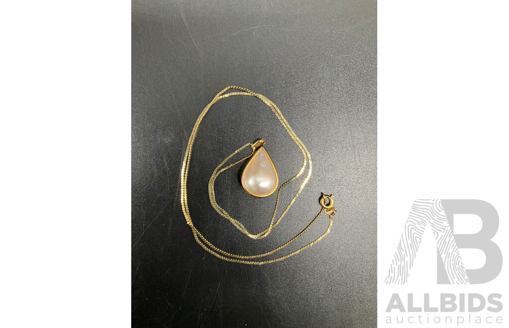 Pearl Pear Shape Pendant in 9ct Gold Necklace