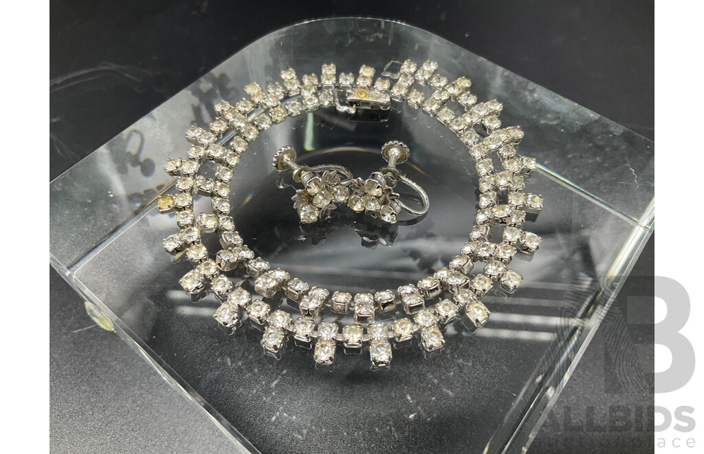 Elegant Rhinestone Necklace and Earrings Set