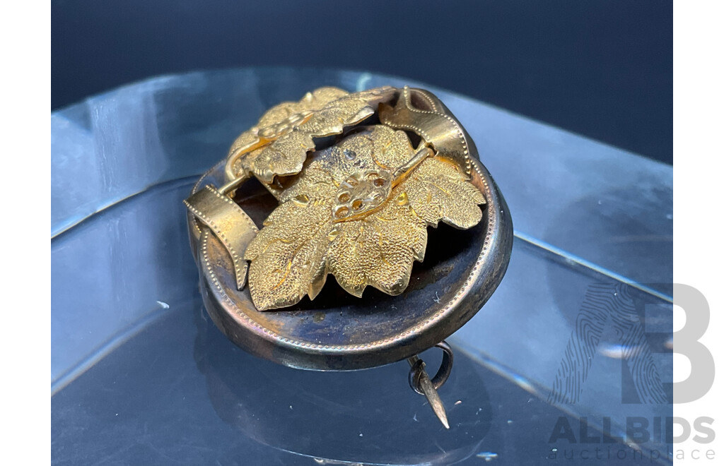 Vintage Enamelled Gold Photo Brooch