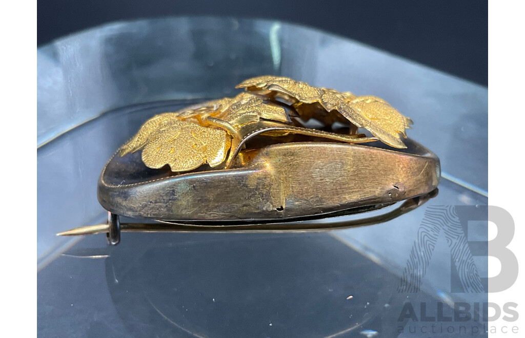 Vintage Enamelled Gold Photo Brooch
