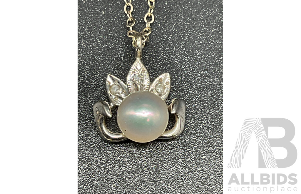 14ct Gold Necklace with Pearl Pendant, Pearl Stud Earings - Lot of 6