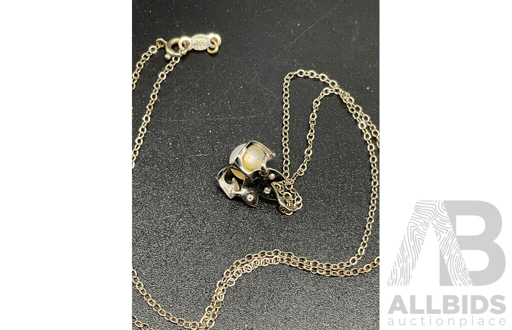 14ct Gold Necklace with Pearl Pendant, Pearl Stud Earings - Lot of 6