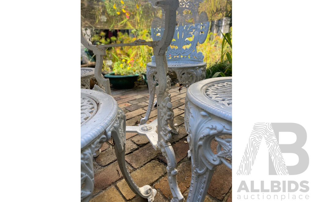 Five Piece Heavy Cast Alloy Patio Suite with Glass Top Table