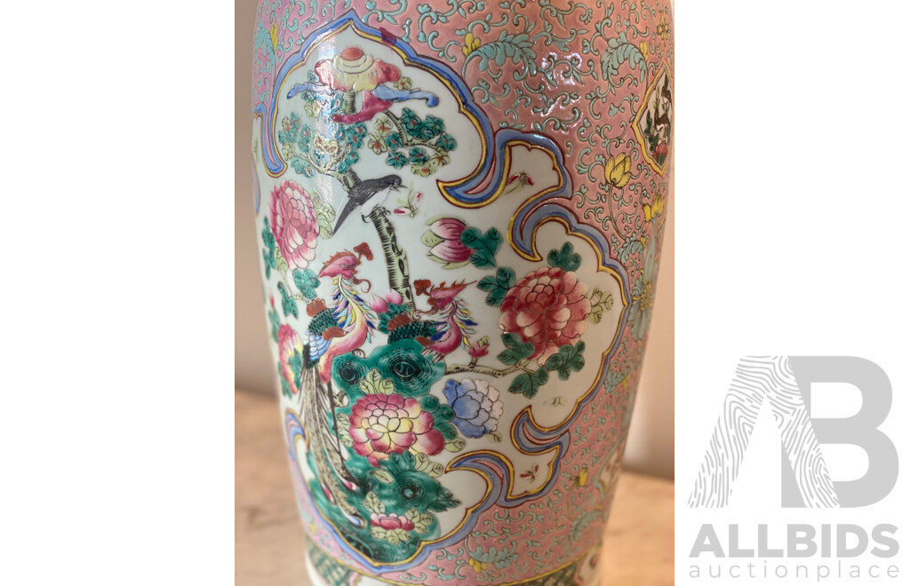 Chinese Famile Rose Vase with Foo Dogs and Dragons