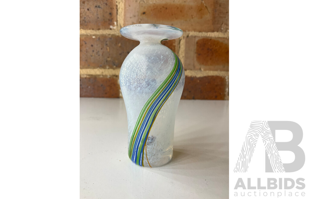 Collection of Coloured Glass - Lot of 8