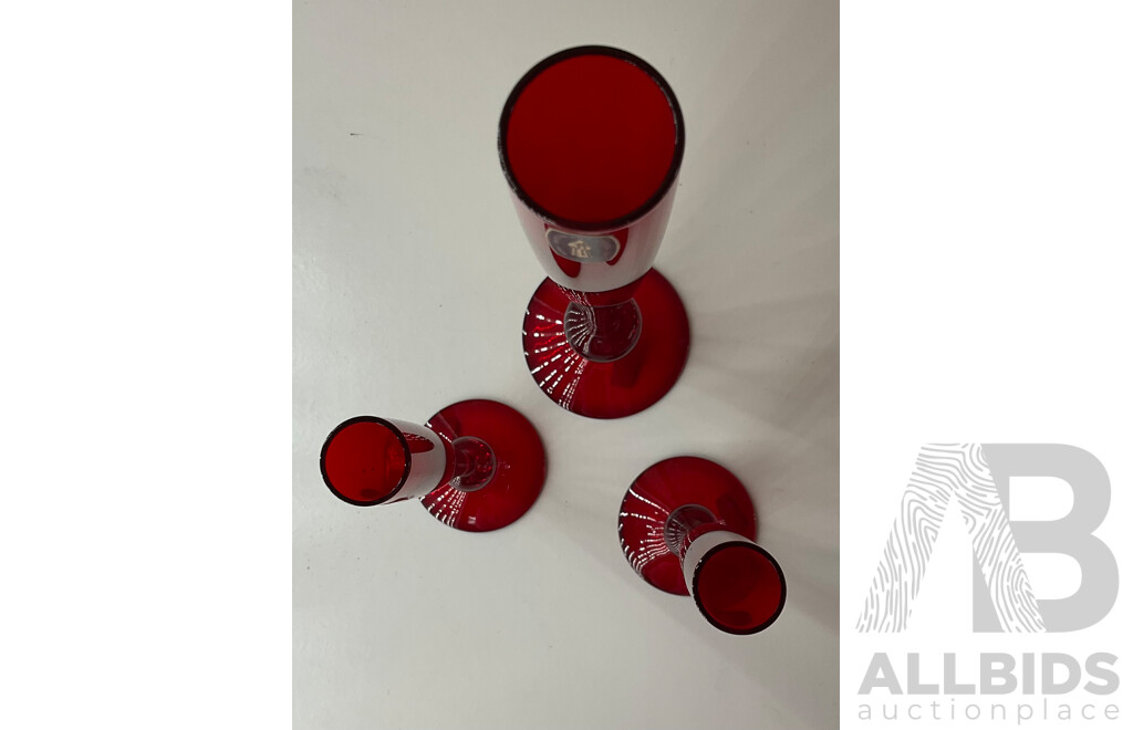 Collection of Coloured Glass - Lot of 8