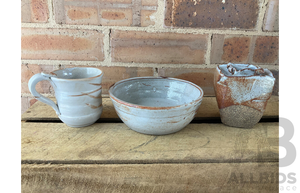 Roma Rubensohn (1927-2025) Collection of Studio Pottery Collection in Terracotta Tones - Lot of 20